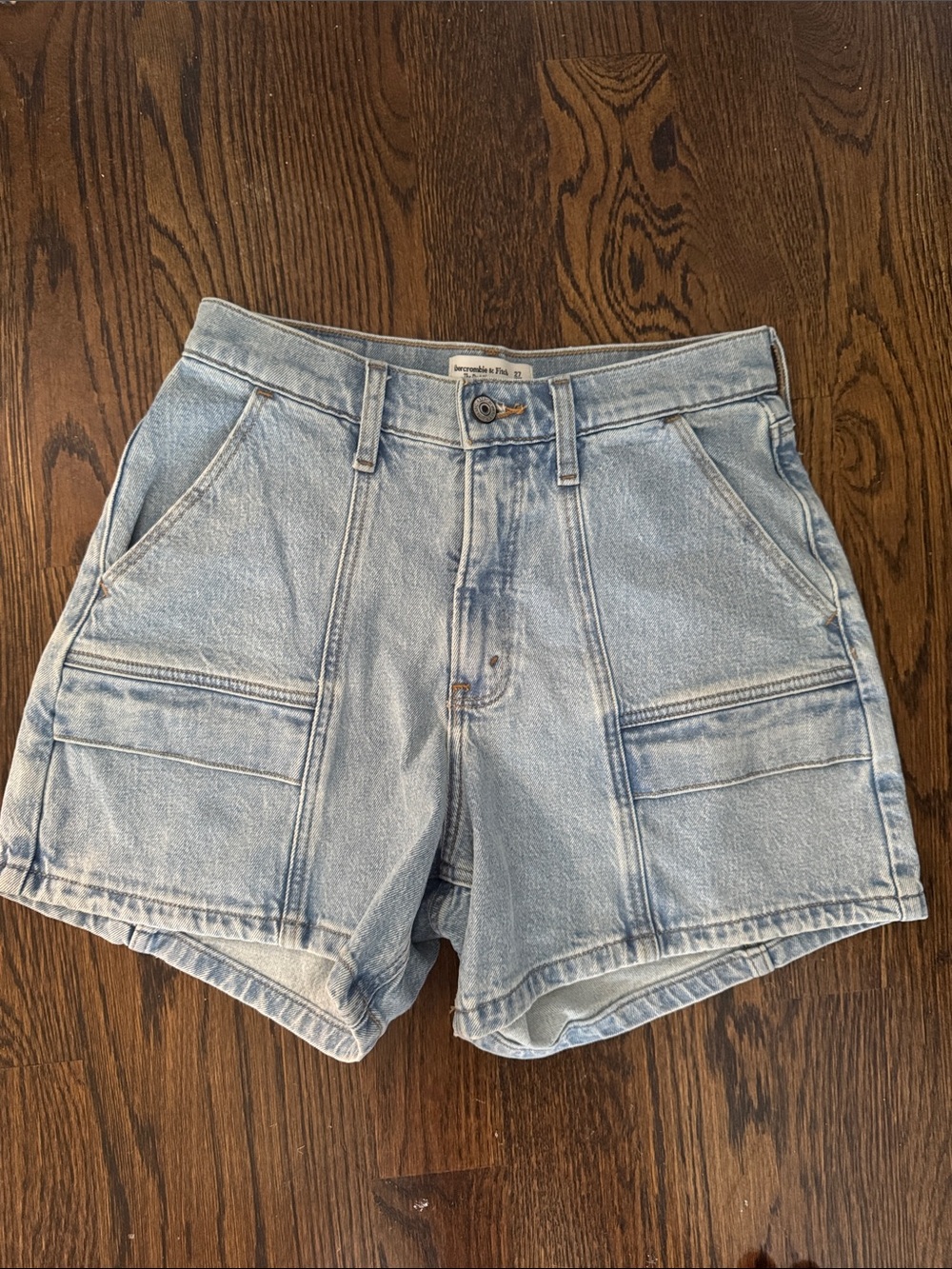 Abercrombie & Fitch Light High Rise Dad Shorts